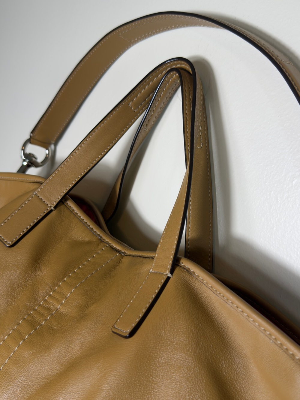 COACH Hadley Tan Leather Duffle Bag F27728 Vibrant Hot Pink Lining - Picture 9 of 13